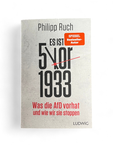 Es ist 5 vor 1933 - @ No Borders