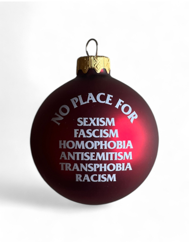 No Place For - Weihnachtsbaumkugel - Rot - @ No Borders
