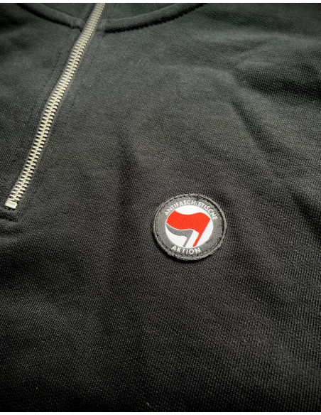 Siamo Tutti Antifascisti - Half Zip - Mob Action - Schwarz - Detail
