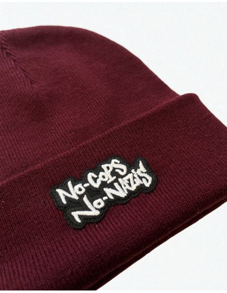 ncnn-mob-action-wintermuetze-patch-weinrot-detail ncnn-mob-action-wintermuetze-patch-weinrot-detail