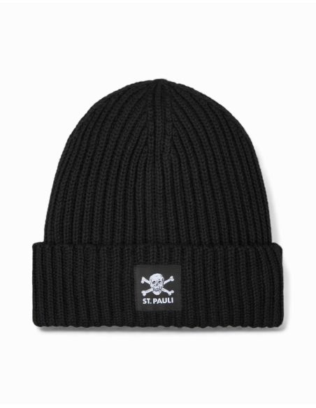 st-pauli-wintermuetze-rippe-totenkopf-patch-vorderseite