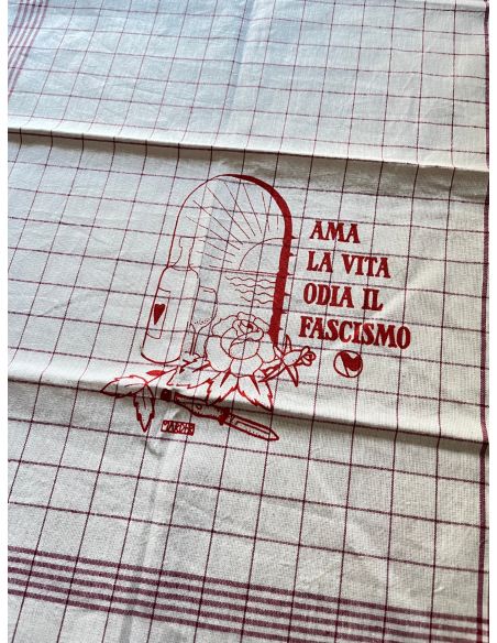 marder-geschirrtuch-ama-la-vita-odia-il-fascismo2 marder-geschirrtuch-ama-la-vita-odia-il-fascismo2